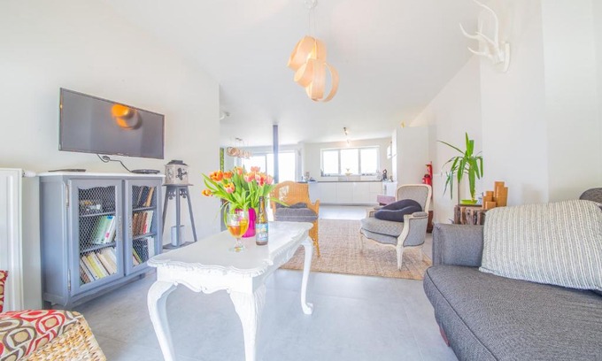 Eprave House | Les soeurs D'Ardennes