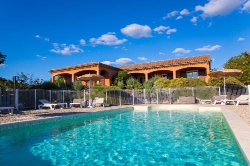 Joyeuse Villa | Les Villas de Perret