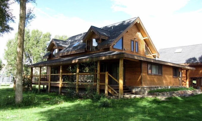 Gunnison House | Lg. Gathering place-Privacy 7 bdr, 4.5 bth-Ride your 4 wheeler-BLM from our home