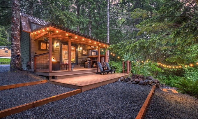 Paradise Estates Cabin | Li'l Finch Mt. Rainier tiny cabin with covered Hot tub and steam sauna
