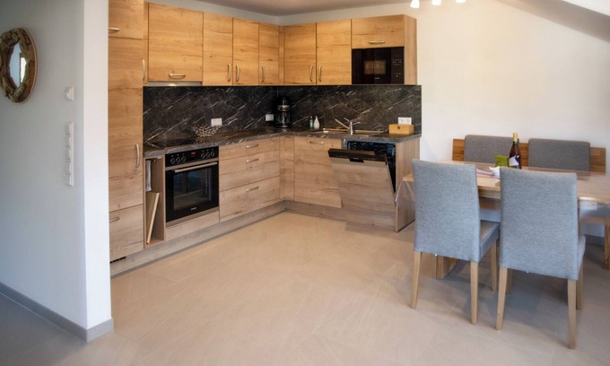 Konigheim Apartment | Lichtdurchflutete Ferienwohnung mit Kostenfreiem Wlan