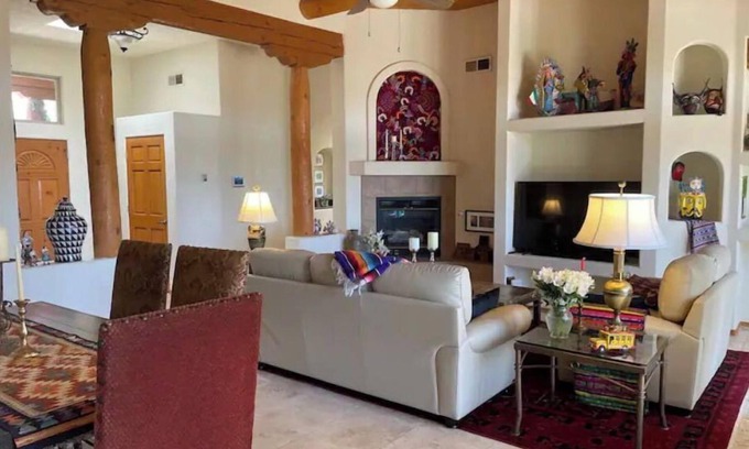 Rio Rancho Villa | Light-filled New Mexican Villa with Mountain Views