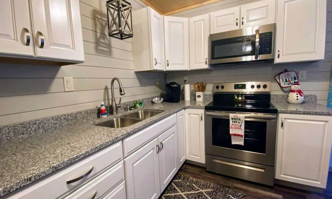 Haysi Cottage | Lilly's Pad "HOME AWAY FROM HOME"