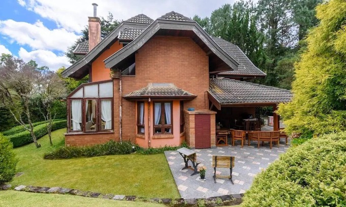 Alto da Boa Vista House | Linda Casa com Lareira em Campos do Jordão