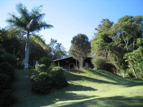 Ibiuna House | Linda chácara em Ibiuna com lago e piscina