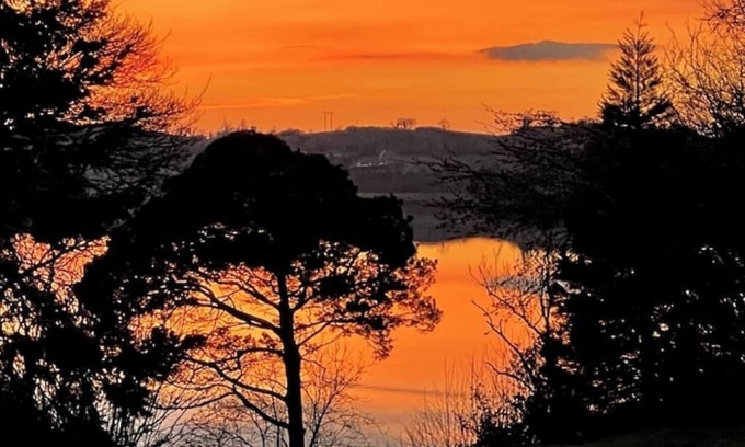 County Cavan Cottage | Linden Lodge, Dog-friendly, Adults only.Great getaway Hot Tub, Sauna & Kayaks.nn