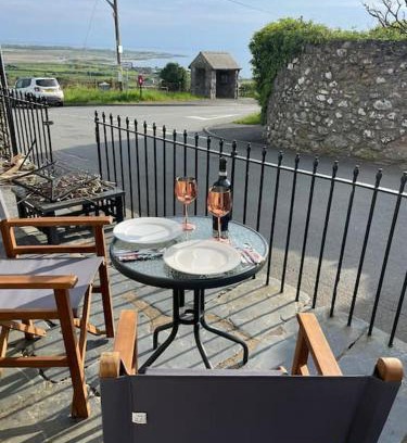 Llanfair House | Little Chapel House