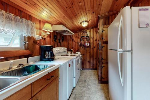 York Beach House | Little Cottage