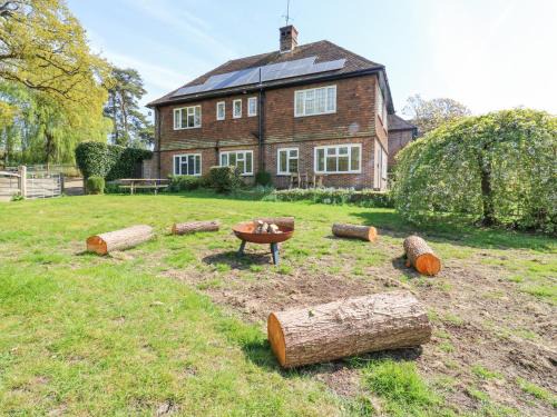 Cowbeech House | Little Danns