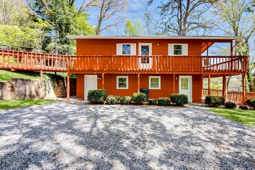 Lake Junaluska House | Little Red Cabin