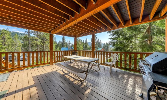 Government Camp House | Little Trail Lodge - Unit A