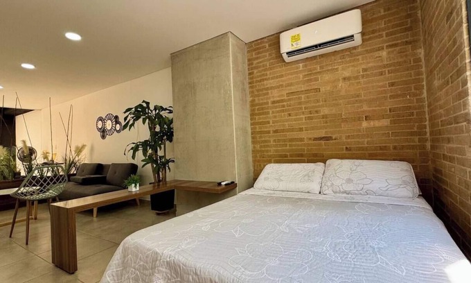 Cali Apartment | LIV-201 Illuminated apartment with beautiful view