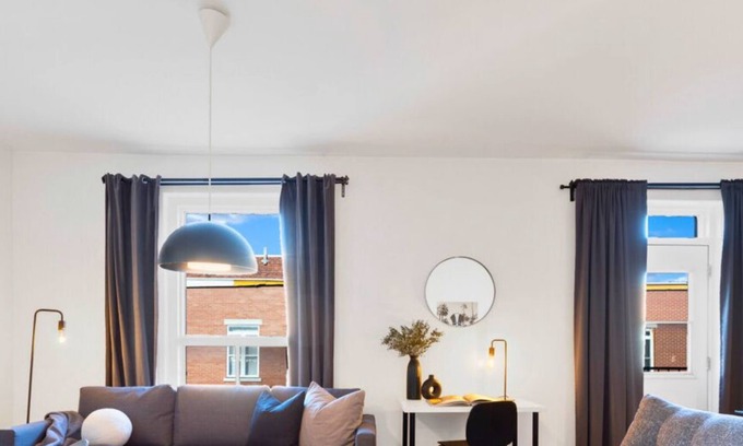 Plateau Mont Royal Apartment | LiV MTL Chic-2 Spacious 4BR + Near Downtown MTL
