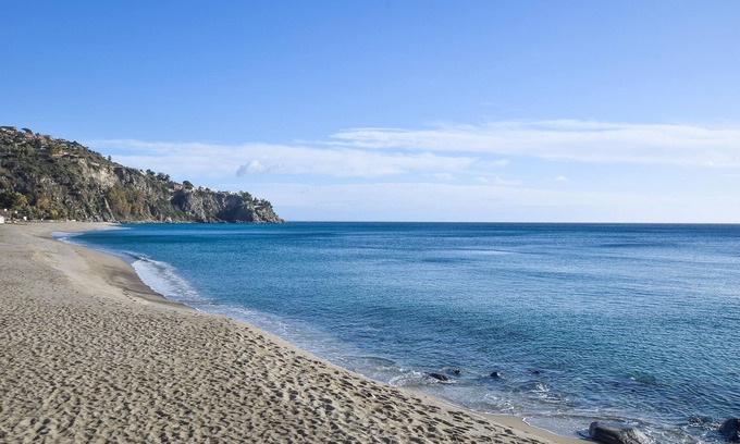 Amantea Apartment | Live in style in this beautiful vacation apartment with sea view in Amantea.