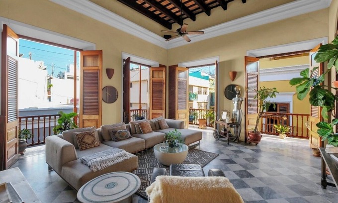 Old San Juan Apartment | Live Like a Rum Baron in a 200 Year Old Mansion!