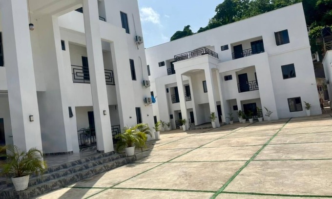 Asokoro Apartment | Live the luxury life you deserve! 2-bedroom apartment in Abuja with AC, WiFi.