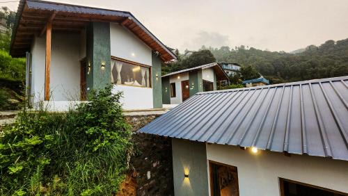 Kasiyalekh House | LiveAway Mukteshwar, Nainital by PACK