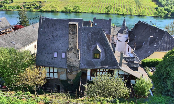 Merl Apartment | Living in a listed Winzerhof, Stylish gallery apartments