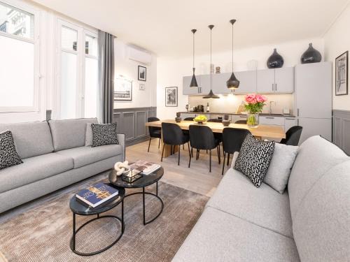 16th Arrondissement Apartment | LivinParis - Luxury AC 4 Bedrooms Auteuil Eiffel