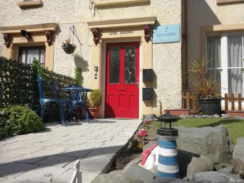 Penmaenmawr Apartment | Llys Madoc, The Top Flat