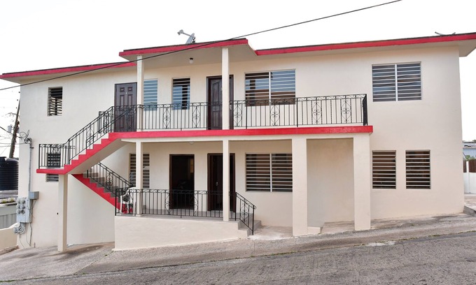 Estate Lindbergh Bay Apartment | Locals In Paradise apt. 3. 2rooms 1 min from the airport, beach, restaurants.n