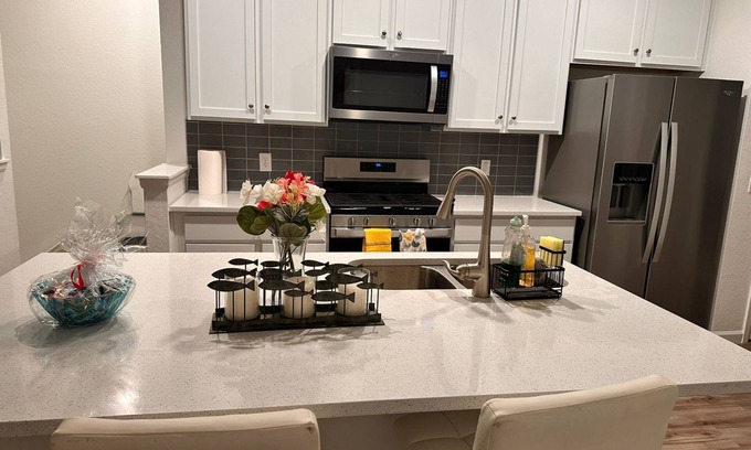 Westridge House | Located close to city and mountains- 2-BR townhome with WiFi and AC