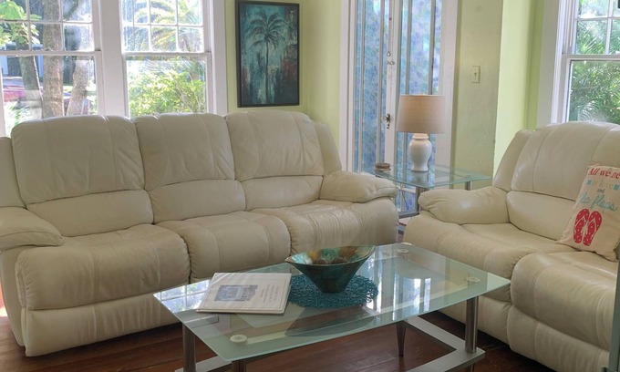 Historic Downtown Melbourne Apartment | Located In The Heart Of Downtown Melbourne, Just Minutes From Melbourne Beaches!