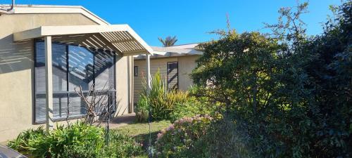 Indented Head House | Located in tranquil street and only 200 metres from the beach