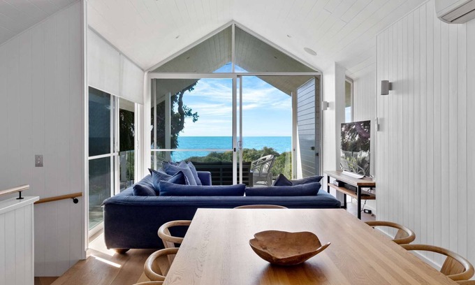 Naturaliste House | Located on Bunker Bay Beach, this luxury house also has Pullman Resort access.