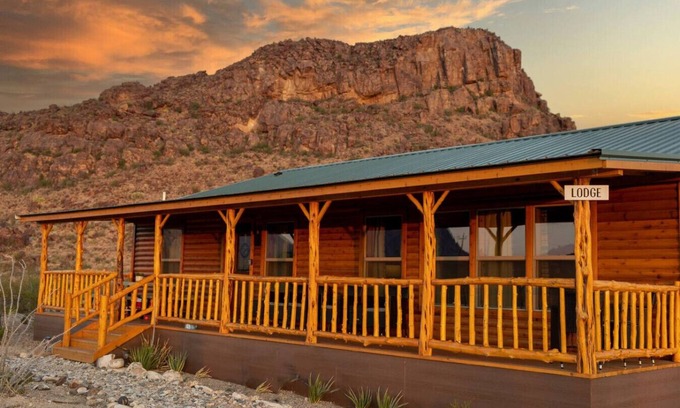 Terlingua Cabin | Lodge - 3Bedrooms + 2.5 Baths in Terlingua