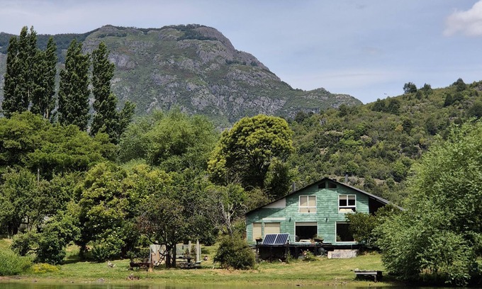 Futaleufu Cabin | Lodge Casa de Campo is Tranquility in front of Laguna la Paz, 3km from Futaleufu.