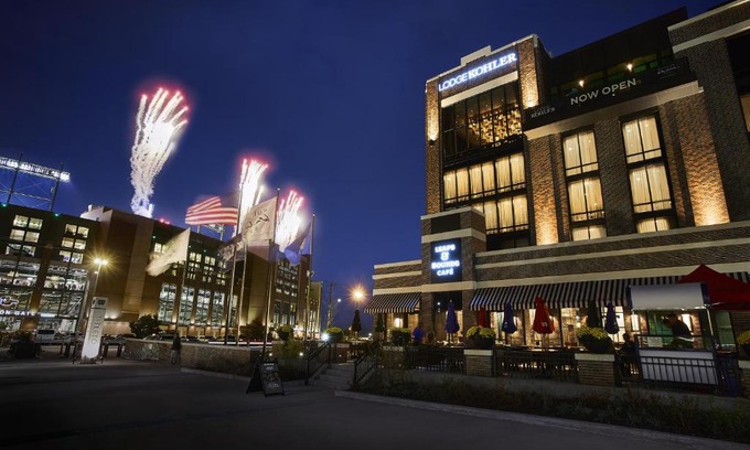 Ashwaubenon Hotel | Lodge Kohler