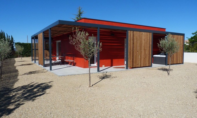 Valensole House | Lodges 1, Gîtes with private spa in the middle of olive trees and lavender