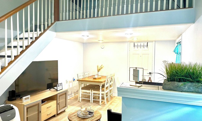 Northwest Apartment | Loft Space Minutes from Beach
