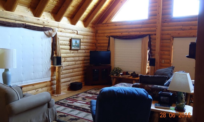 Collbran Cabin | Log cabin in Aspens at Vega State Park