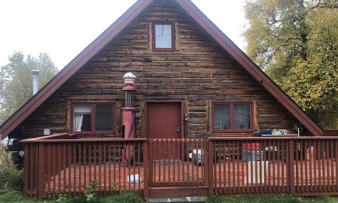 Nikiski Cabin | Log cabin in Kenai Alaska.