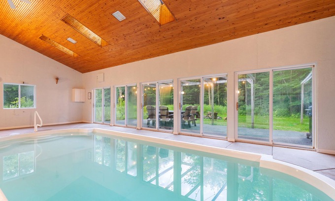 Homer Cabin | Log Cabin with Private Indoor Heated Pool-Hot Tub-firepit-Game Room-100 acres