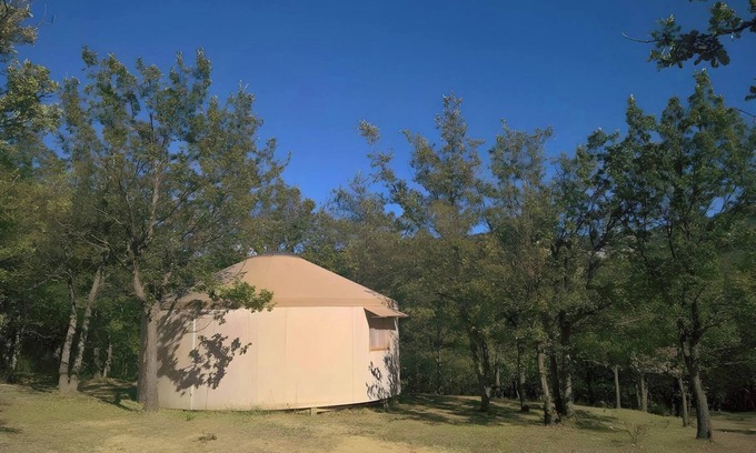 Entrepierres Ski Chalet | Logement insolite tout confort 1, piscine chauffée