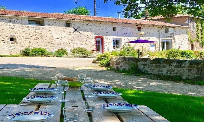 Sevremont House | Logis du château de la Flocelliere NEAR PUY DU FOU