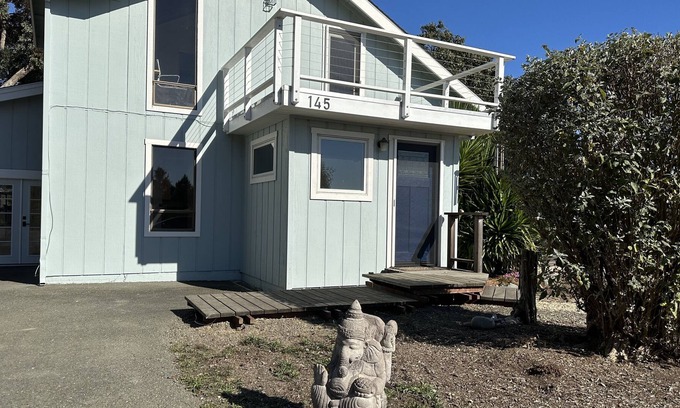 Sebastopol House | Lone Oak, Wonderful setting minutes from downtown Sebastopol