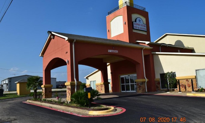 Groesbeck Hotel | Lone Star Inn & Suites