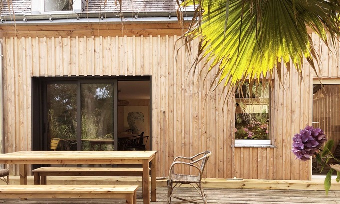 Le Palais House | Longère en Bois à 10 Minutes à Pied de la Plage