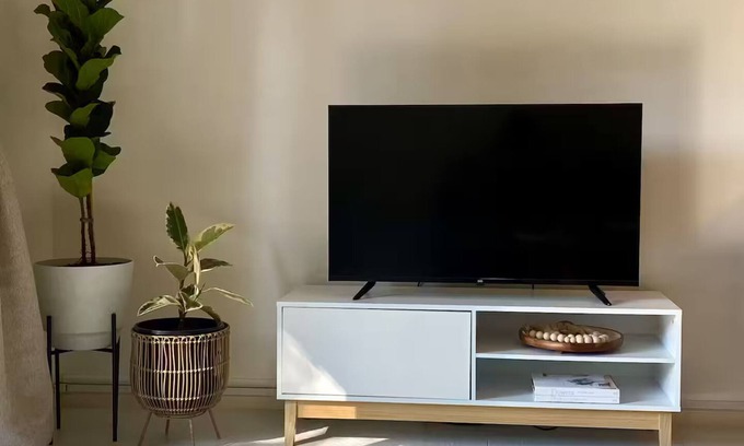 Labrador House | Long stay - townhouse with fully enclosed yard. Close to Surfers shops