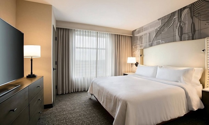 Berkeley Heights Hotel | Look No More! Further! 3 Relaxing Units, Indoor Pool, Free Breakfast, Parking!