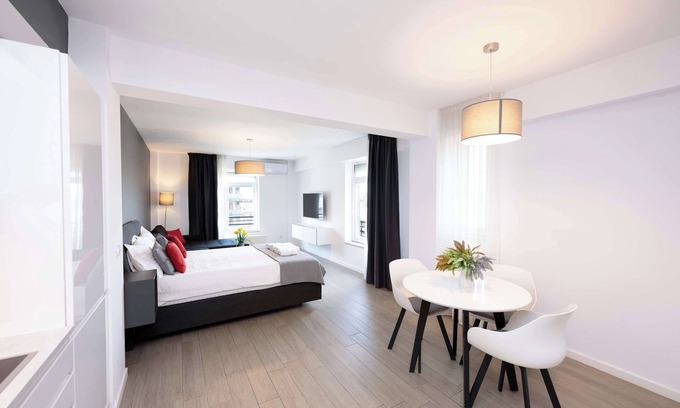 Oradea Apartment | Lounge 8 Studio - NorthView