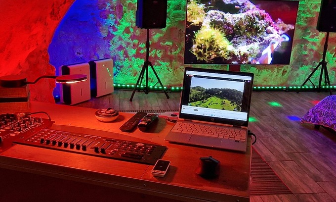 Chateauroux Bed & Breakfast | love room with private spa