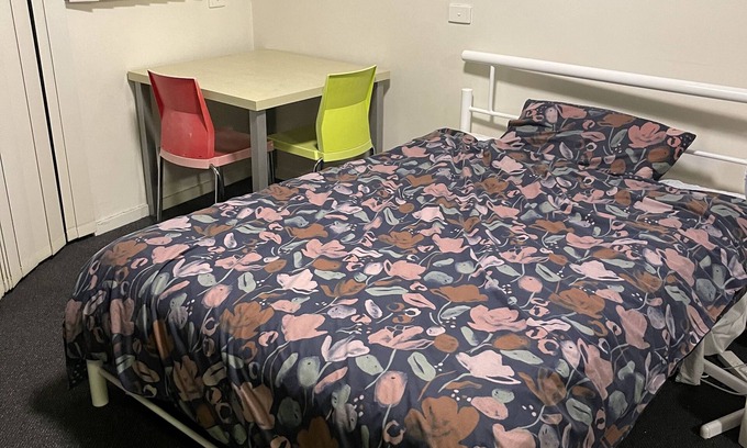 Footscray Apartment | Lovely 1 Bedroom Apartment With Fire Heating System