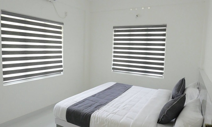 Alwaye Apartment | Lovely 2BR Apt Near Rajagiri Hospital, Lift Access, FREE Breakfast