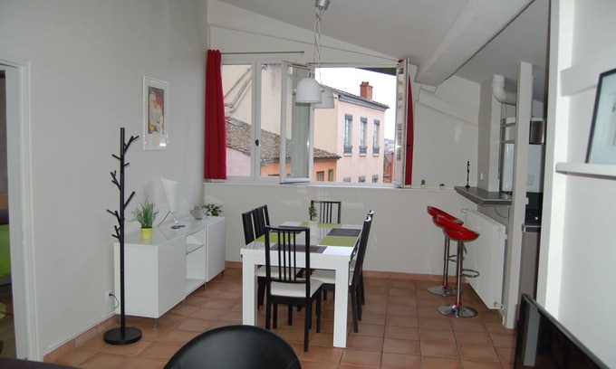 Old Lyon Apartment | Lovely apartment, bright and quiet in the heart of the historic district