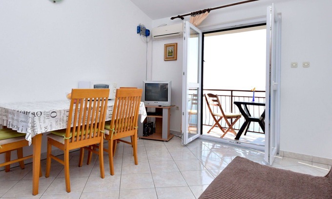 Tribanj Apartment | Lovely apartment for 3 guests with WIFI, A/C, TV and terrace